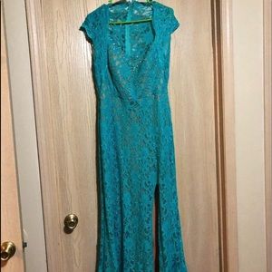 Thigh high prom dress size 15! For L-XL Worn once